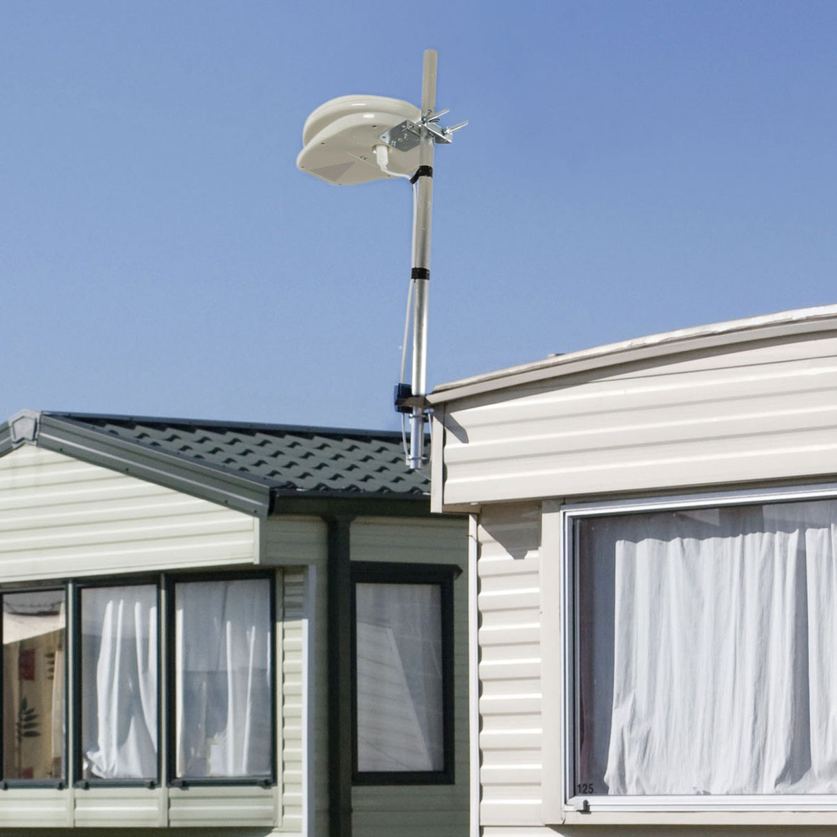 Mercury OT20A Amplified Outdoor TV Aerial for Caravans