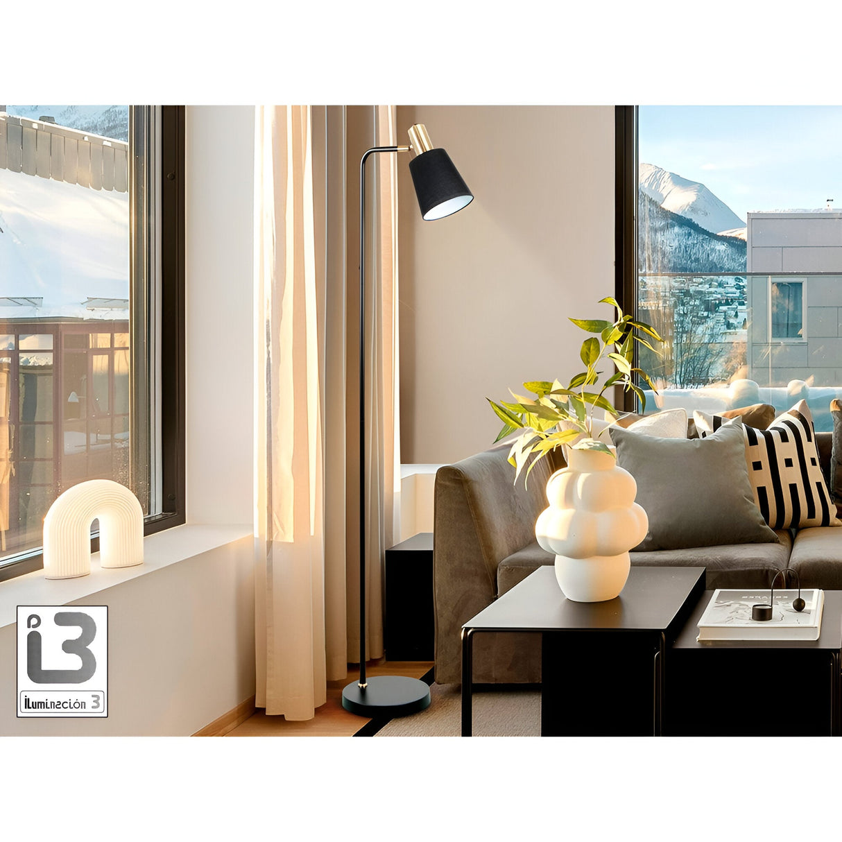 Gisela Floor Lamp - Matte Black/Brass