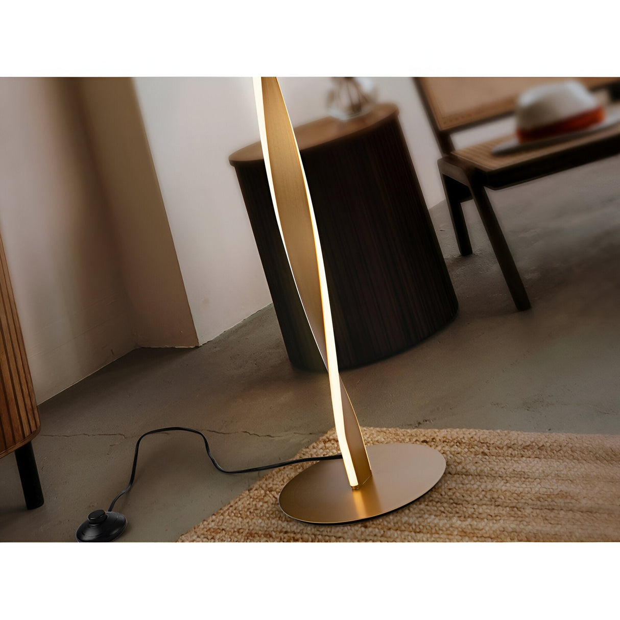 Twist LED Floor Lamp 40W 3000K - Brushed Gold