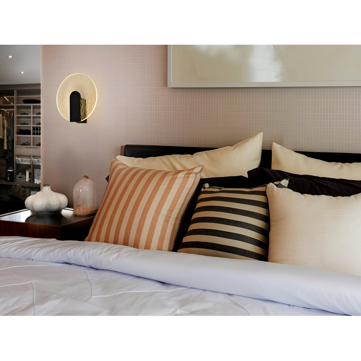 Auris Round LED Wall Light 5.5W 3000K - Matte Black/Transparent