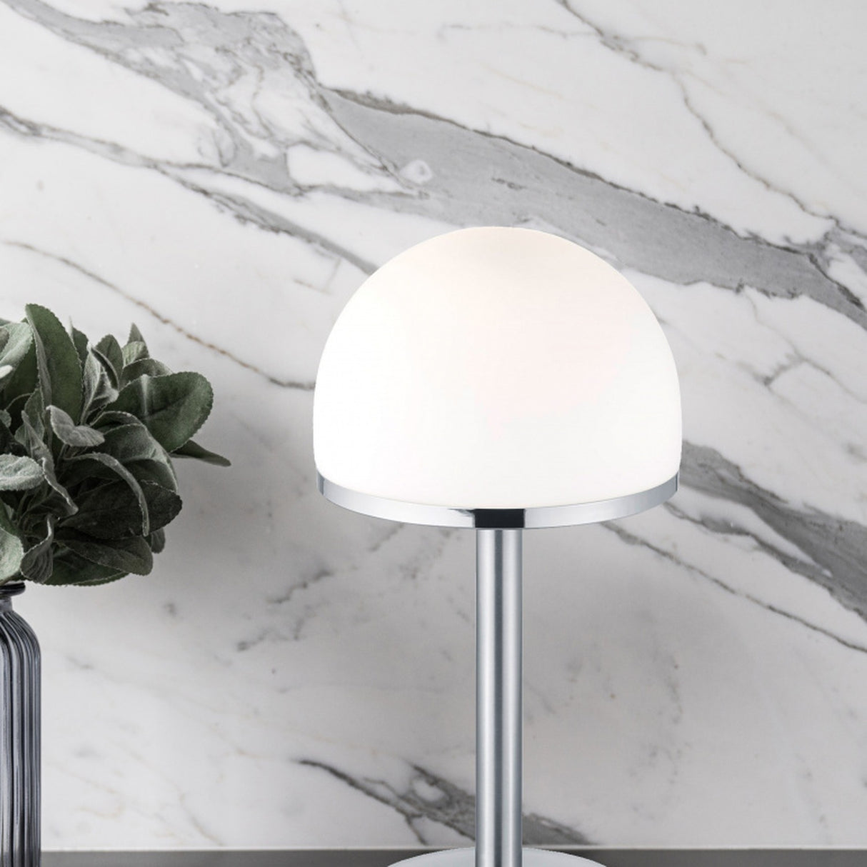 Berlin LED Glass Table Lamp – Satin Nickel