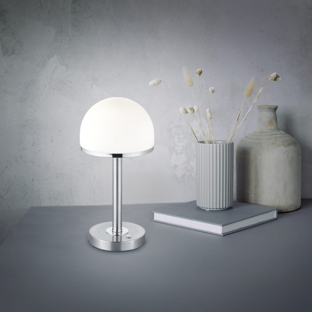 Berlin LED Glass Table Lamp – Satin Nickel