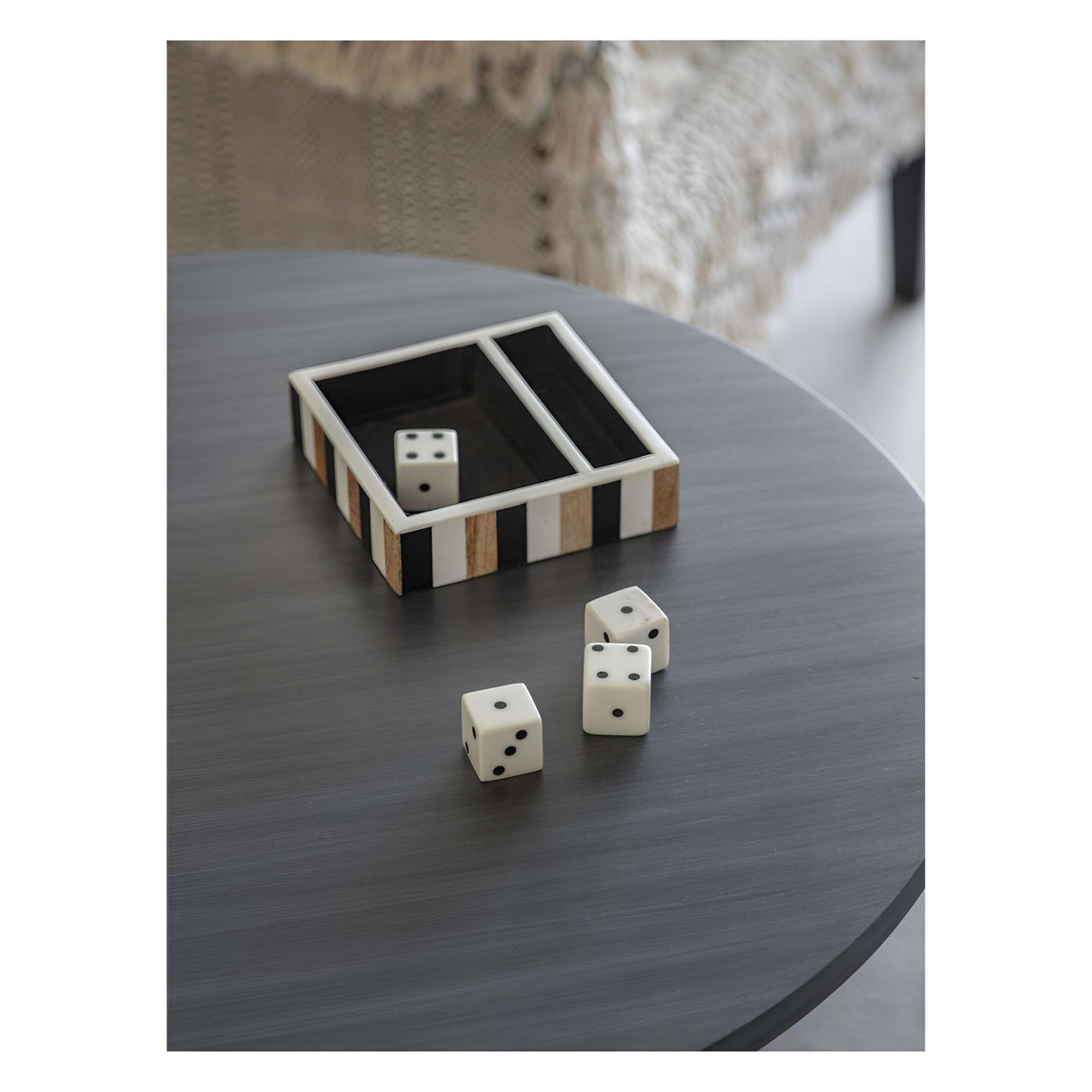 Set of 4 Dice In Wooden Tray - Black & White