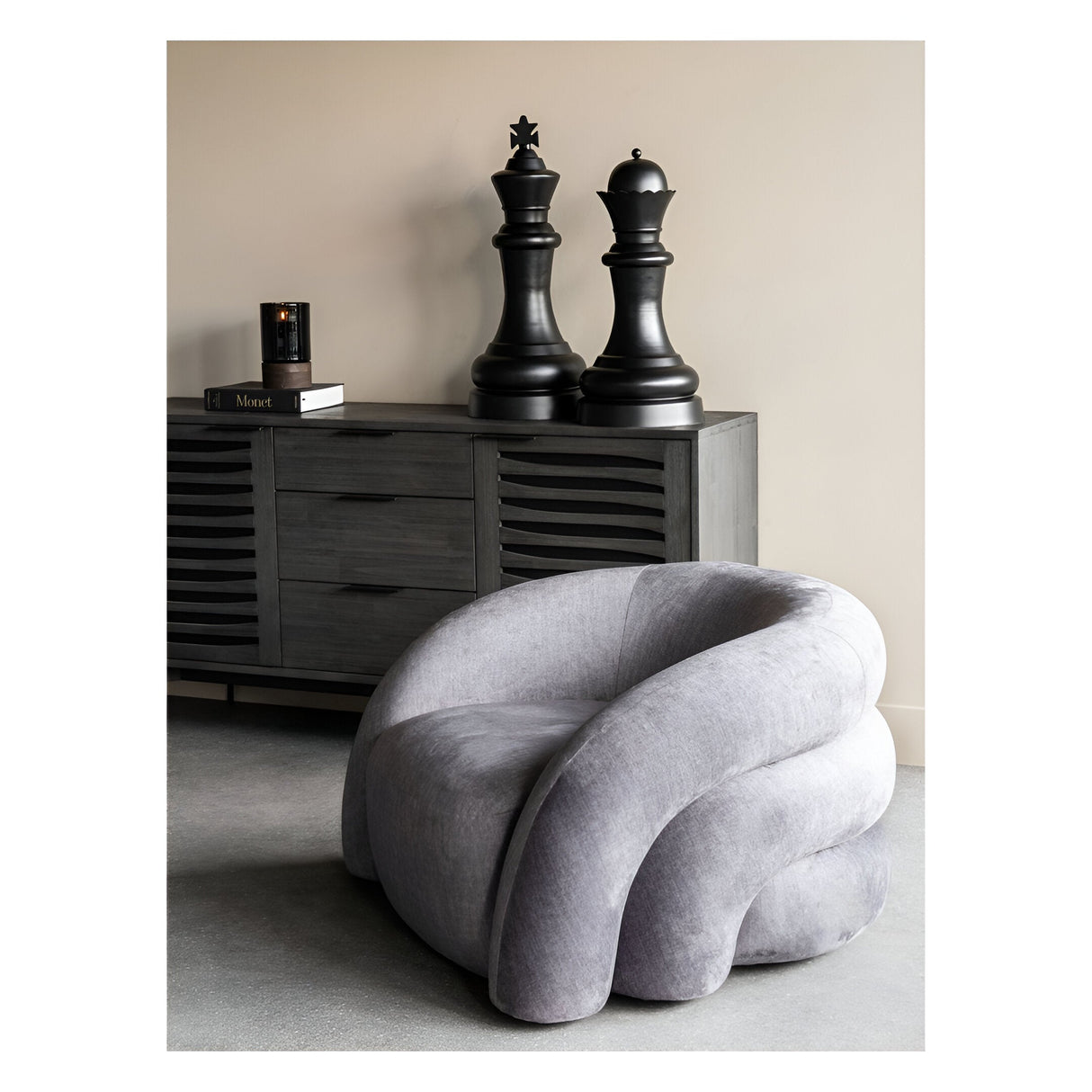 Decorative Queen - Black