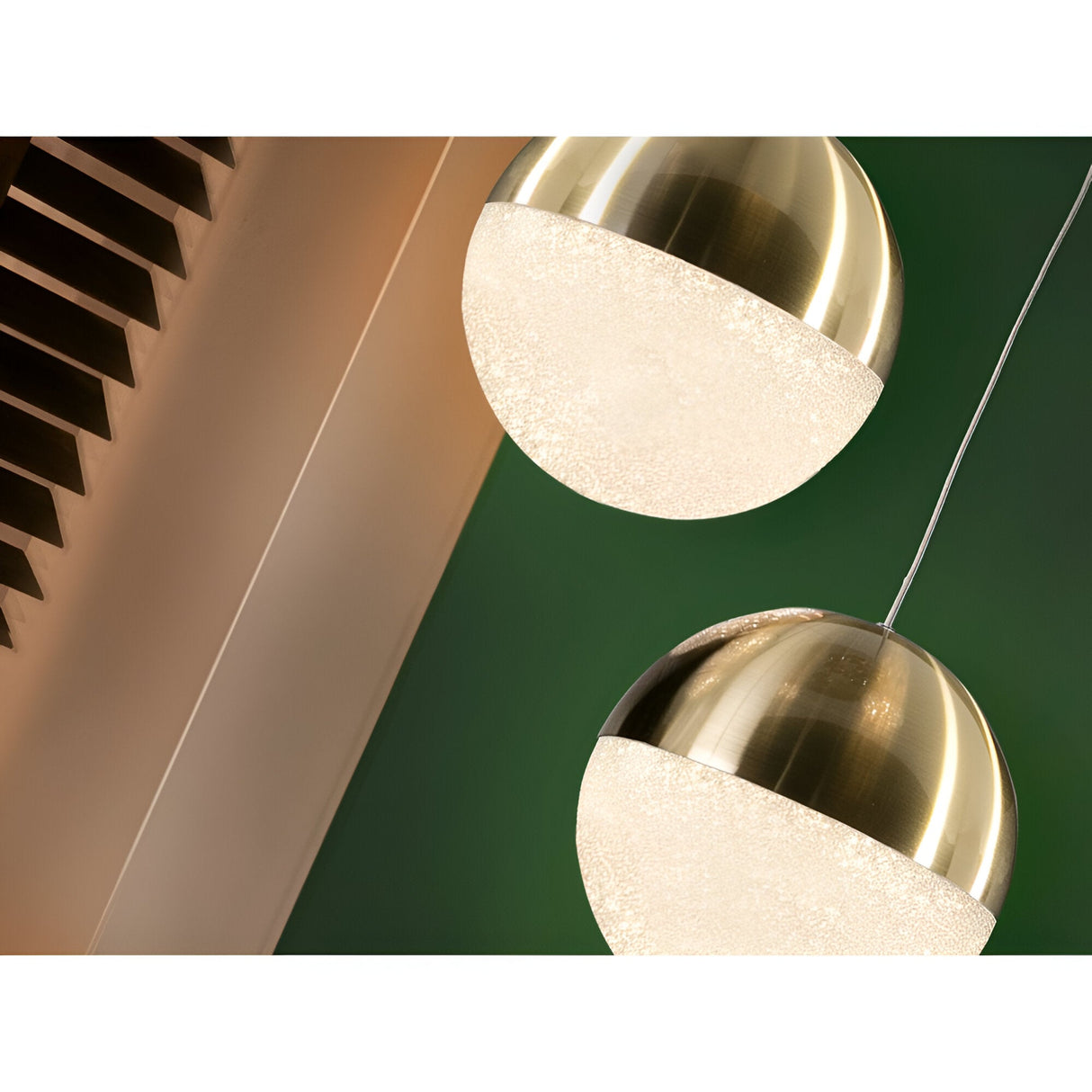 Sphere LED Pendant Light 9.6W 3000W - Brass