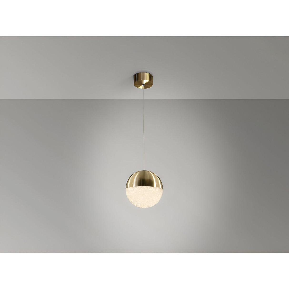 Sphere LED Pendant Light 9.6W 3000W - Brass