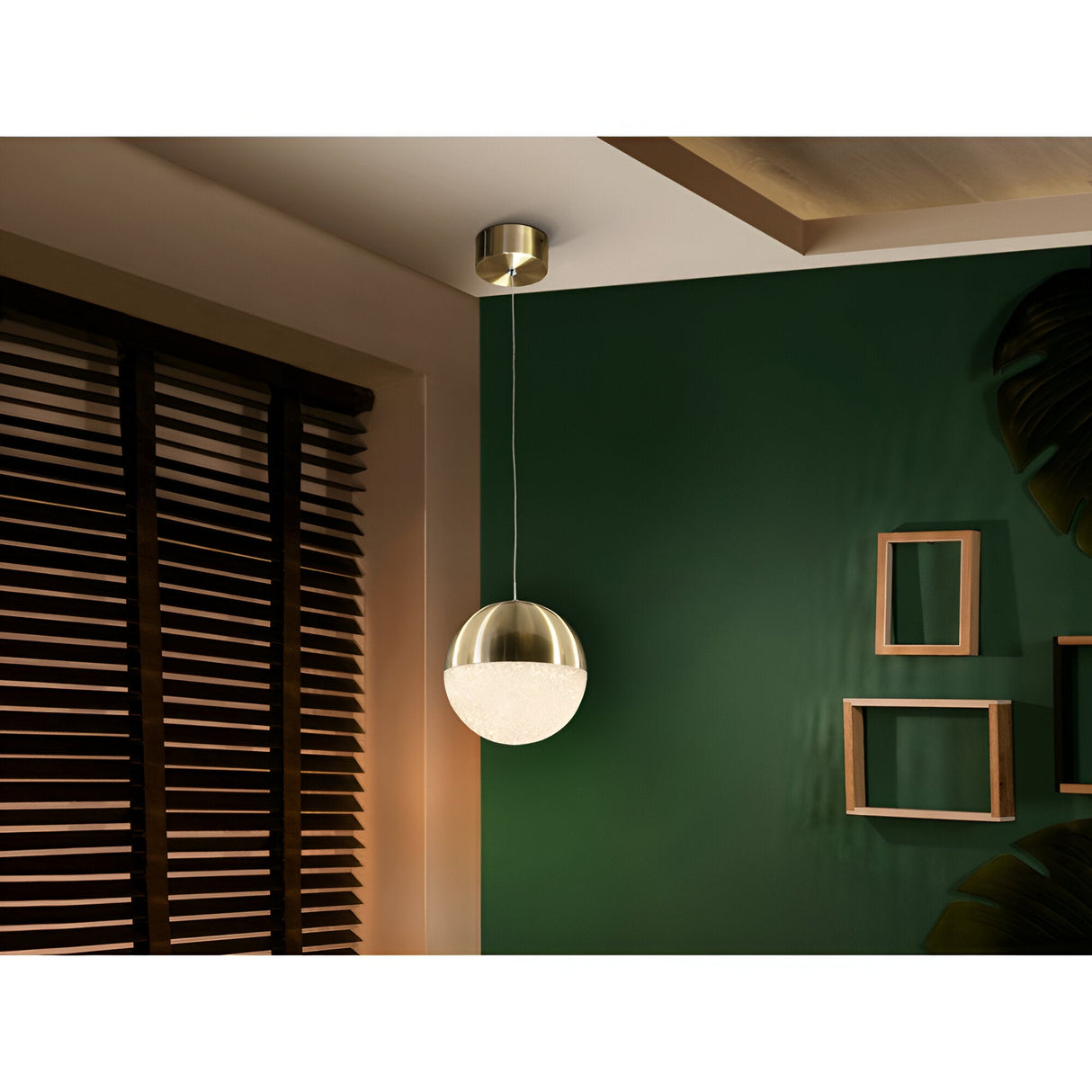 Sphere LED Pendant Light 9.6W 3000W - Brass