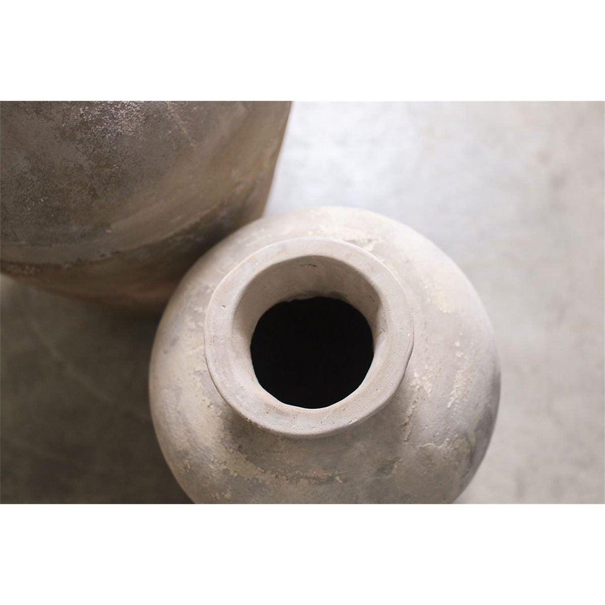 Affiti Small Clay Urn Planter - Antique Grey