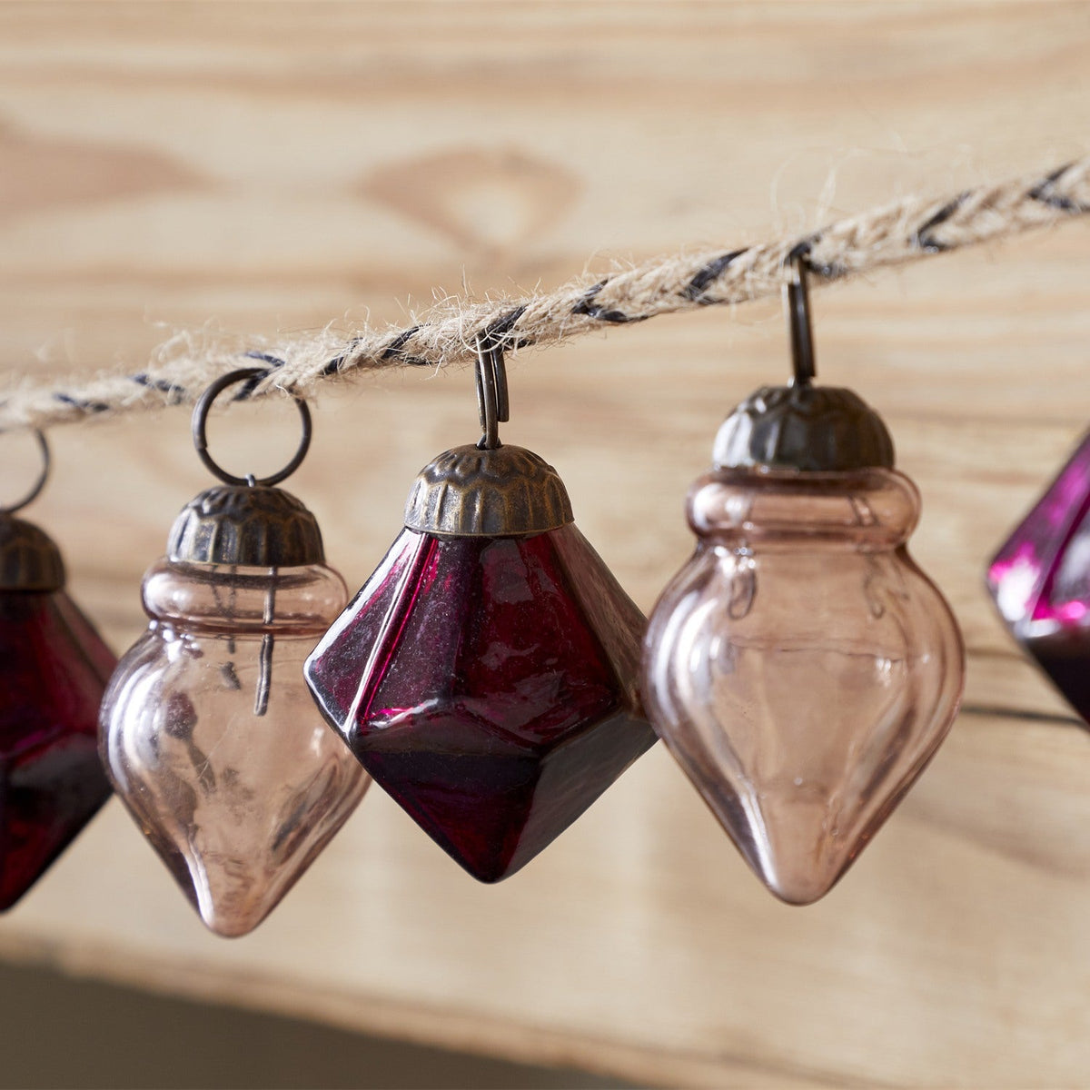 Ekiti 110cm Bauble Garland - Ruby & Copper