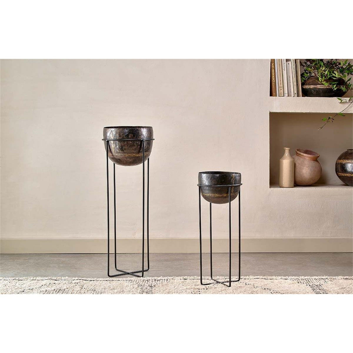 Endo Small Reclaimed Iron Plant Stand - Black