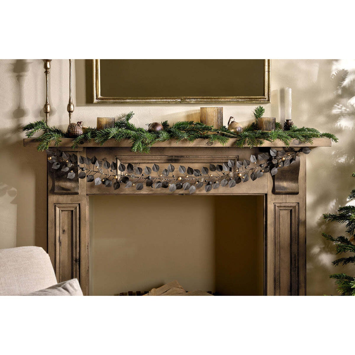 Ishana Christmas Garland - Antique Brass