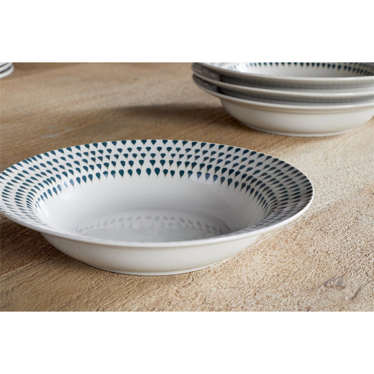 Juniper Drop Pasta Bowl - Cream & Juniper