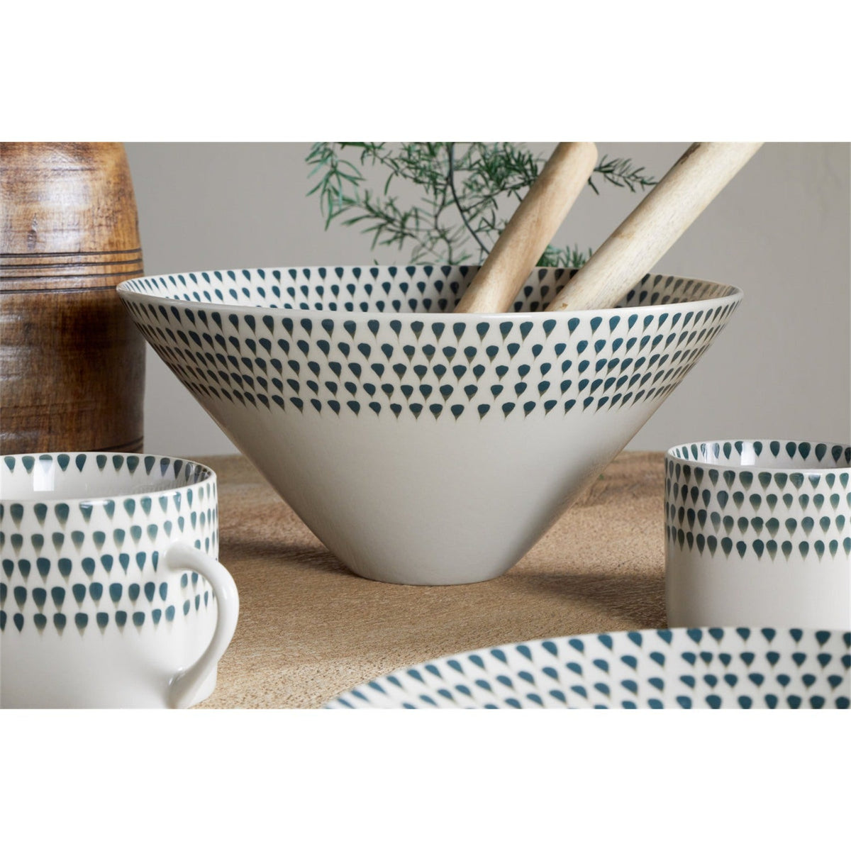 Juniper Drop Medium Serving Bowl - Cream & Juniper