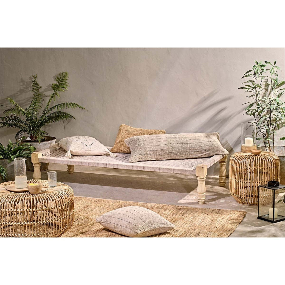 Kutumba Mango Wood Day Bed - Natural