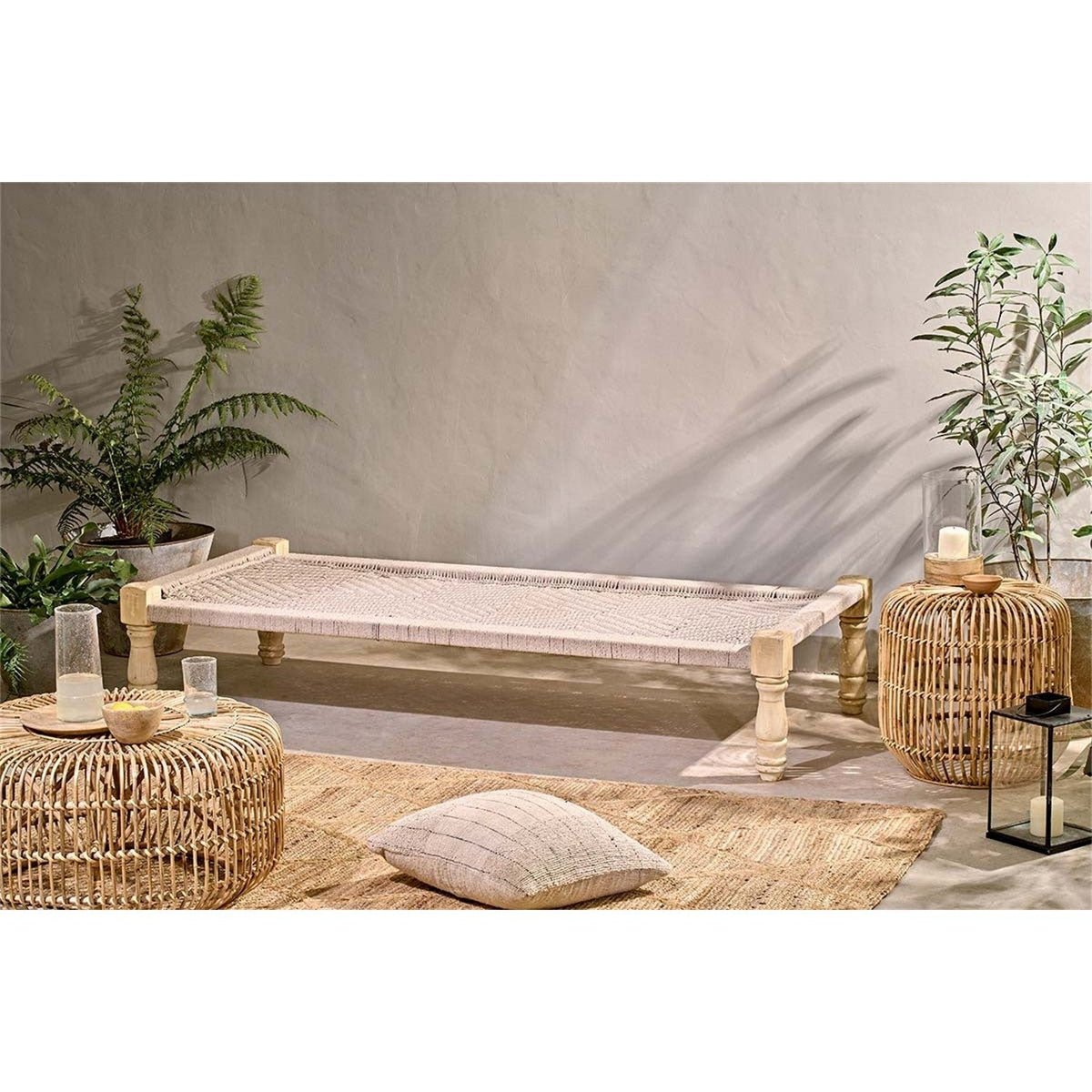 Kutumba Mango Wood Day Bed - Natural