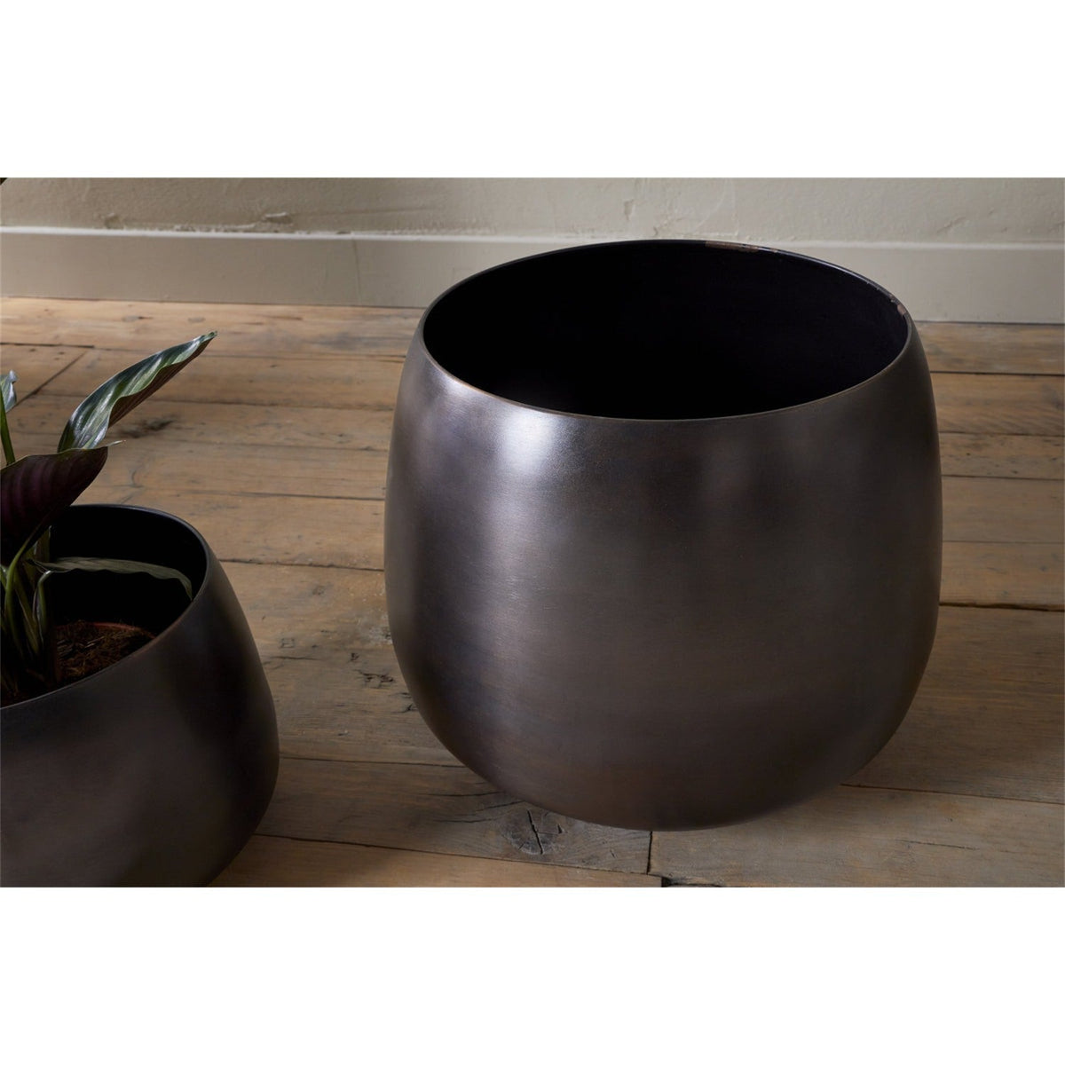 Maliki Large Iron Planter - Aged Bronze