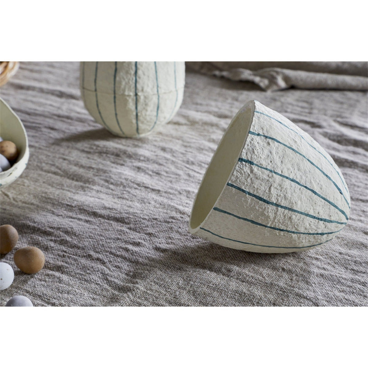 Surya Opening Egg Easter Decoration - Teal & Cream