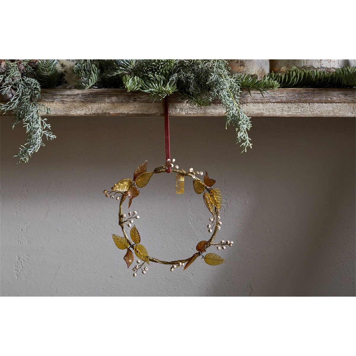 Parili Small Glass Leaf Christmas Wreath - Ochre