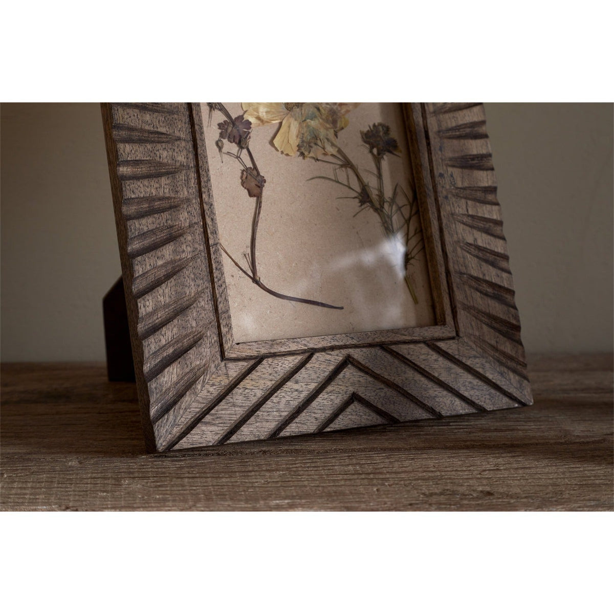 Janoni 5 x 7 Carved Mango Wood Photo Frame - Natural