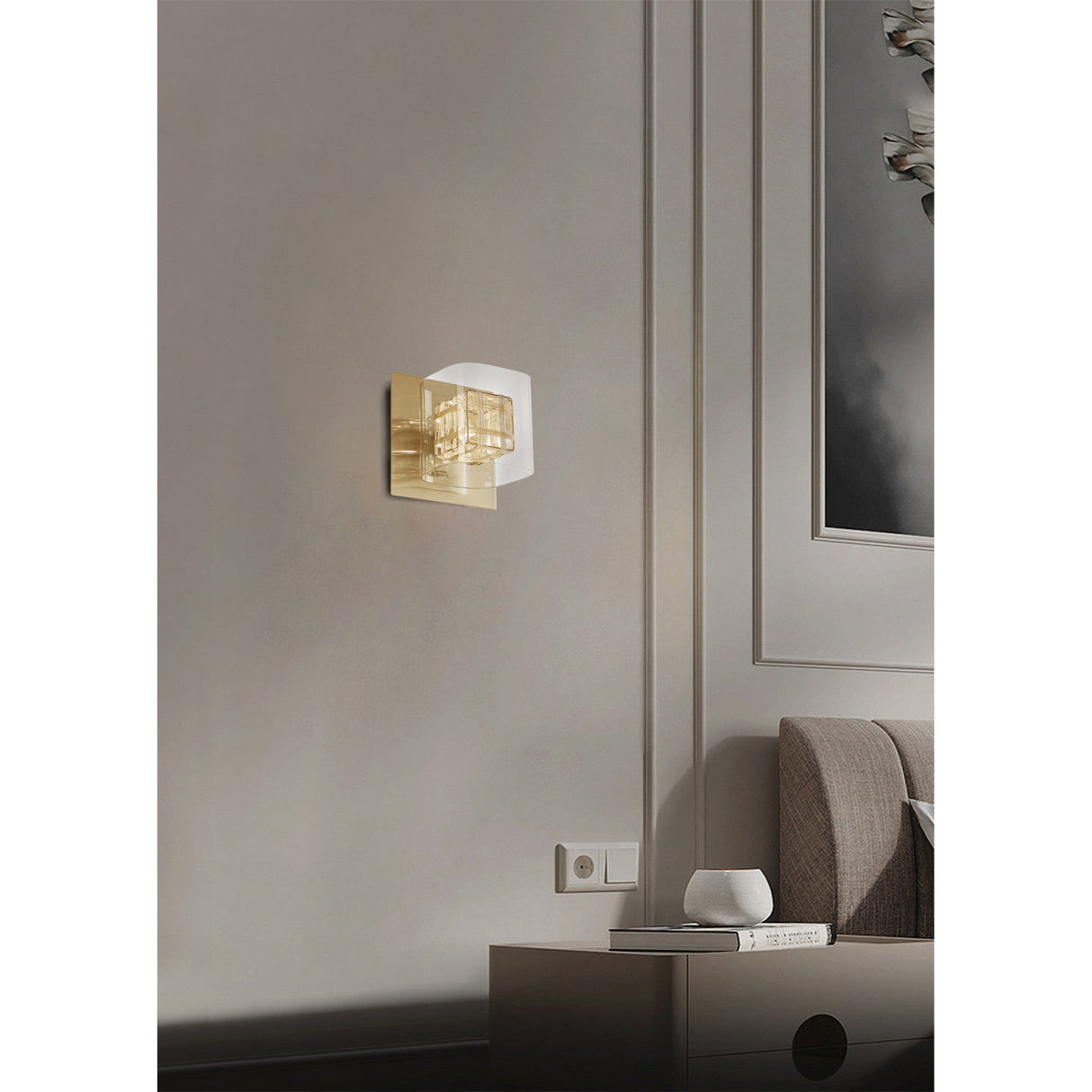 Verdale 1 Light Glass & Wire Wall Light - Gold