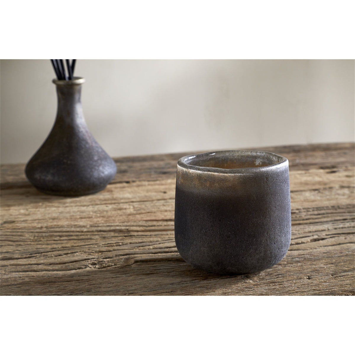 Cedarwood & Fig 1 Wick Scented Candle - Frosted Black