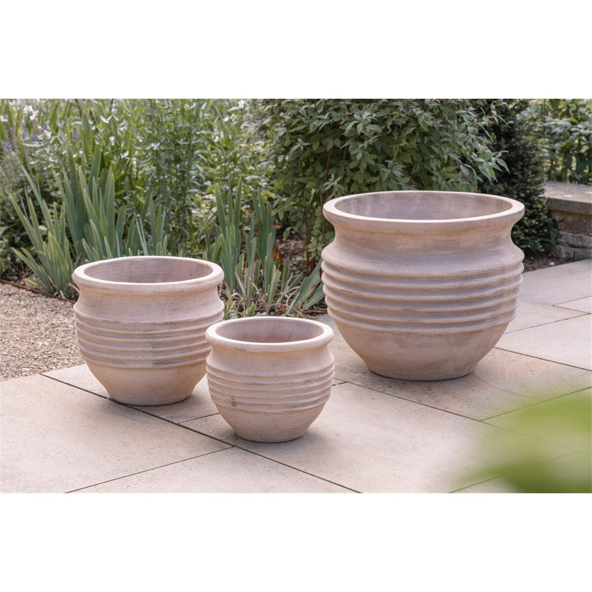 Ullu Large Terracotta Planter - Terracotta