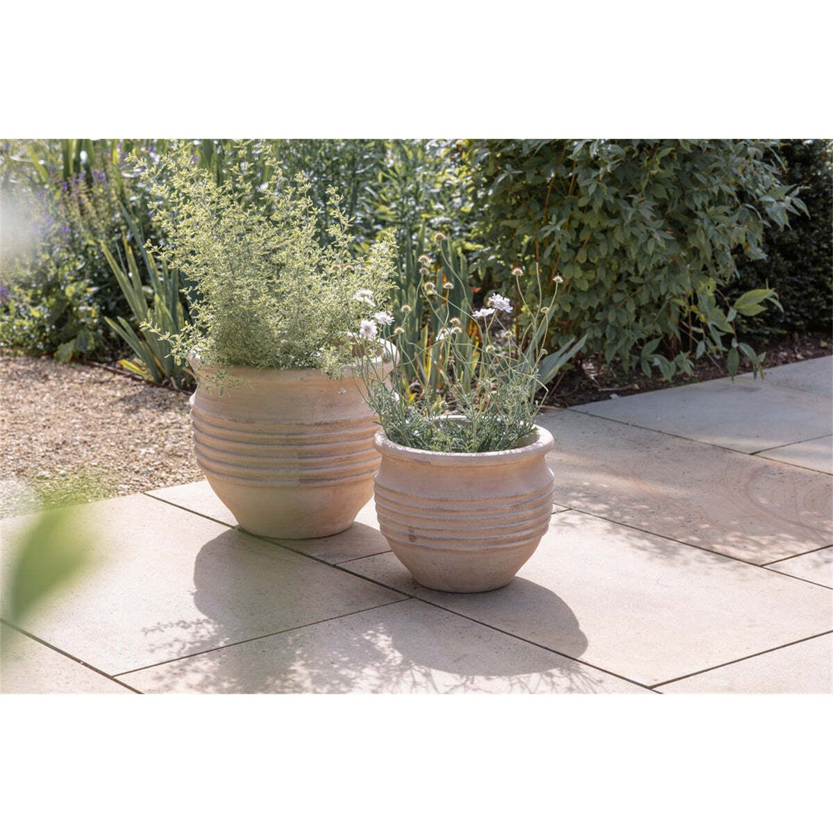 Ullu Medium Terracotta Planter - Terracotta