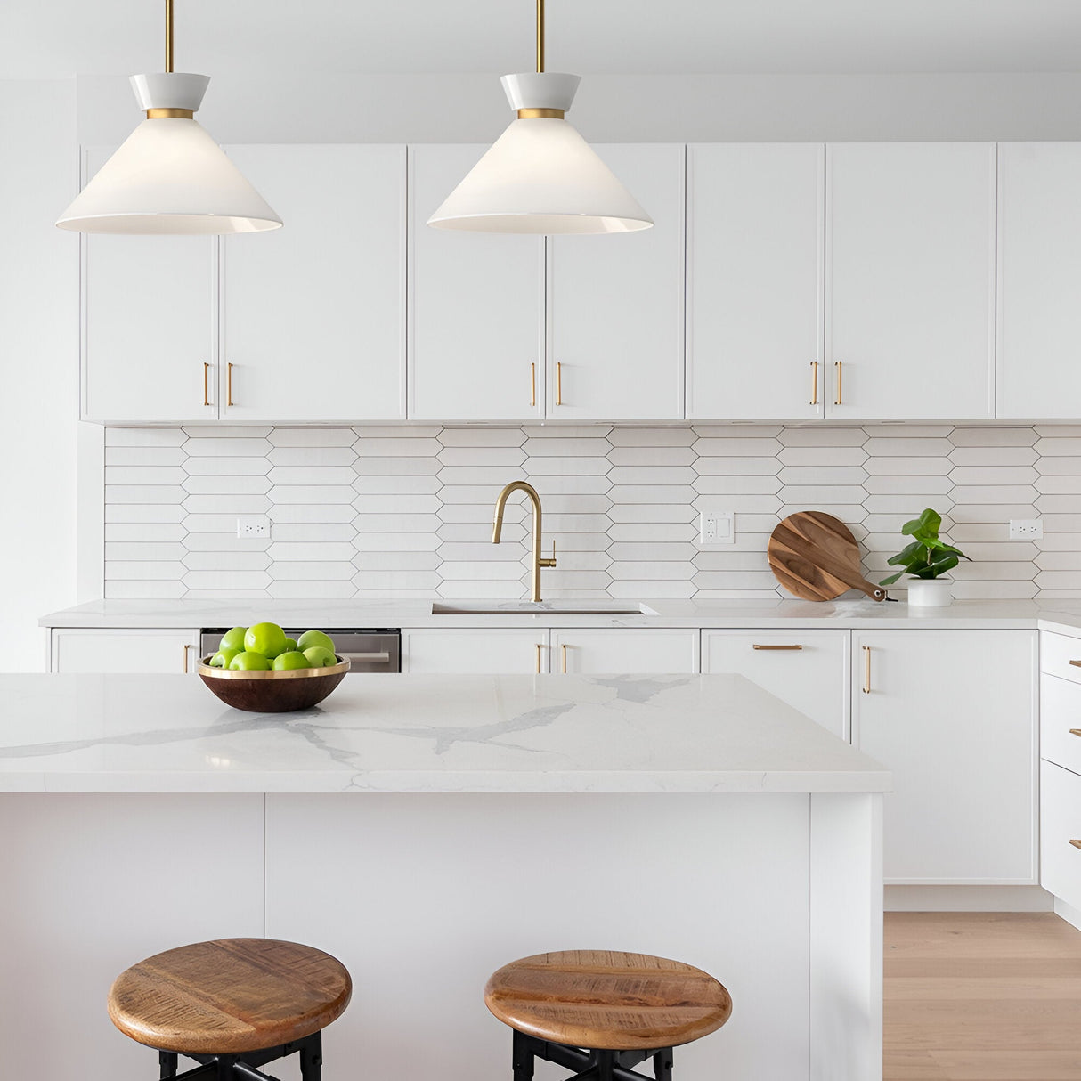 Halston 1 Light Glass Pendant - Brushed Gold