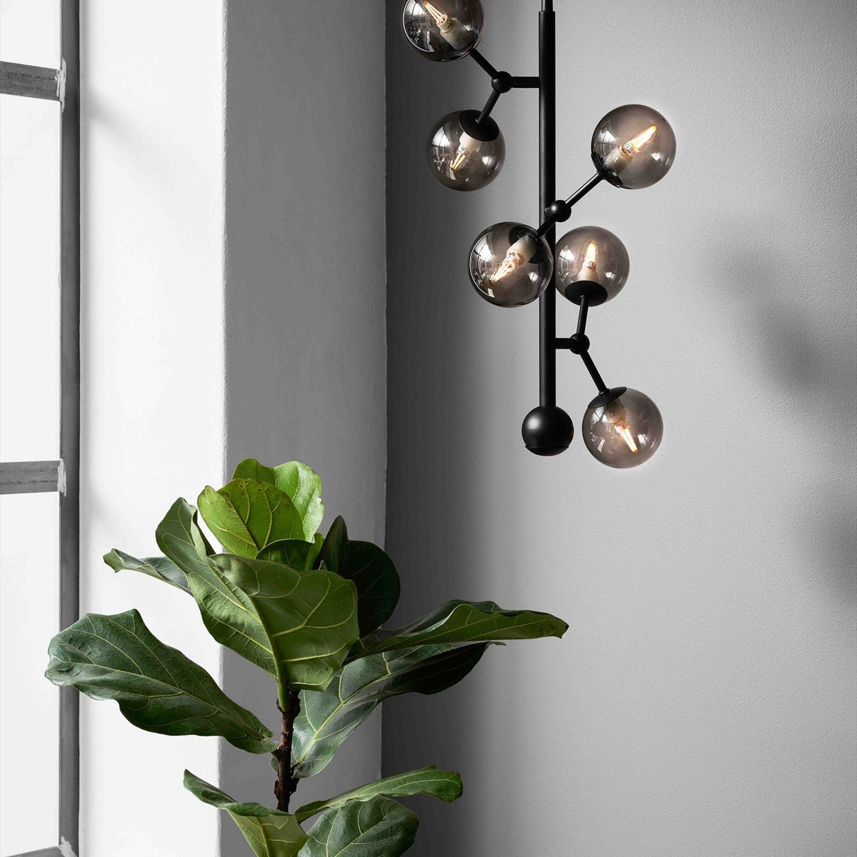 Atom Vertical Glass 6 Light Chandelier - Black & Smoke