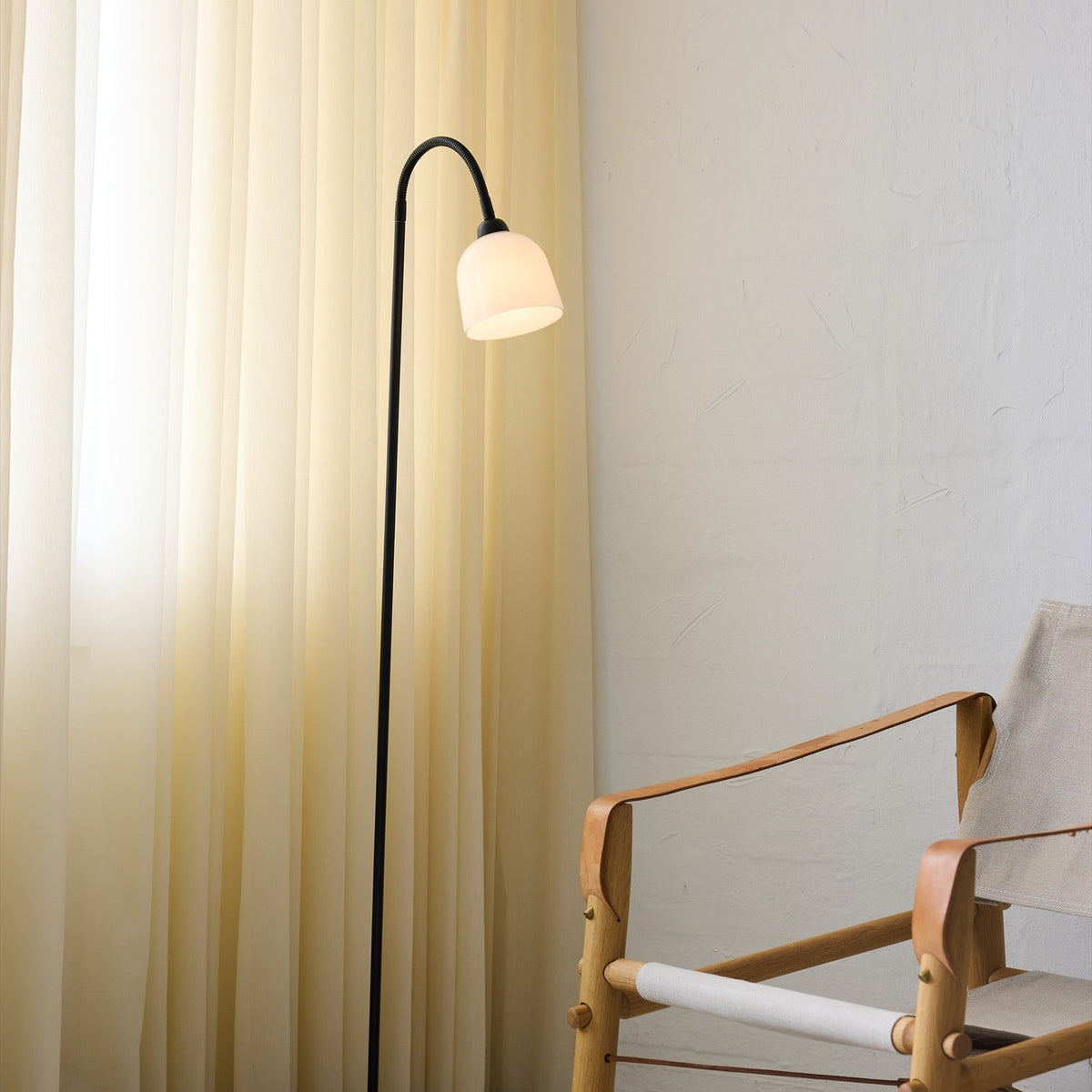 Glow Floor Lamp - Black & White