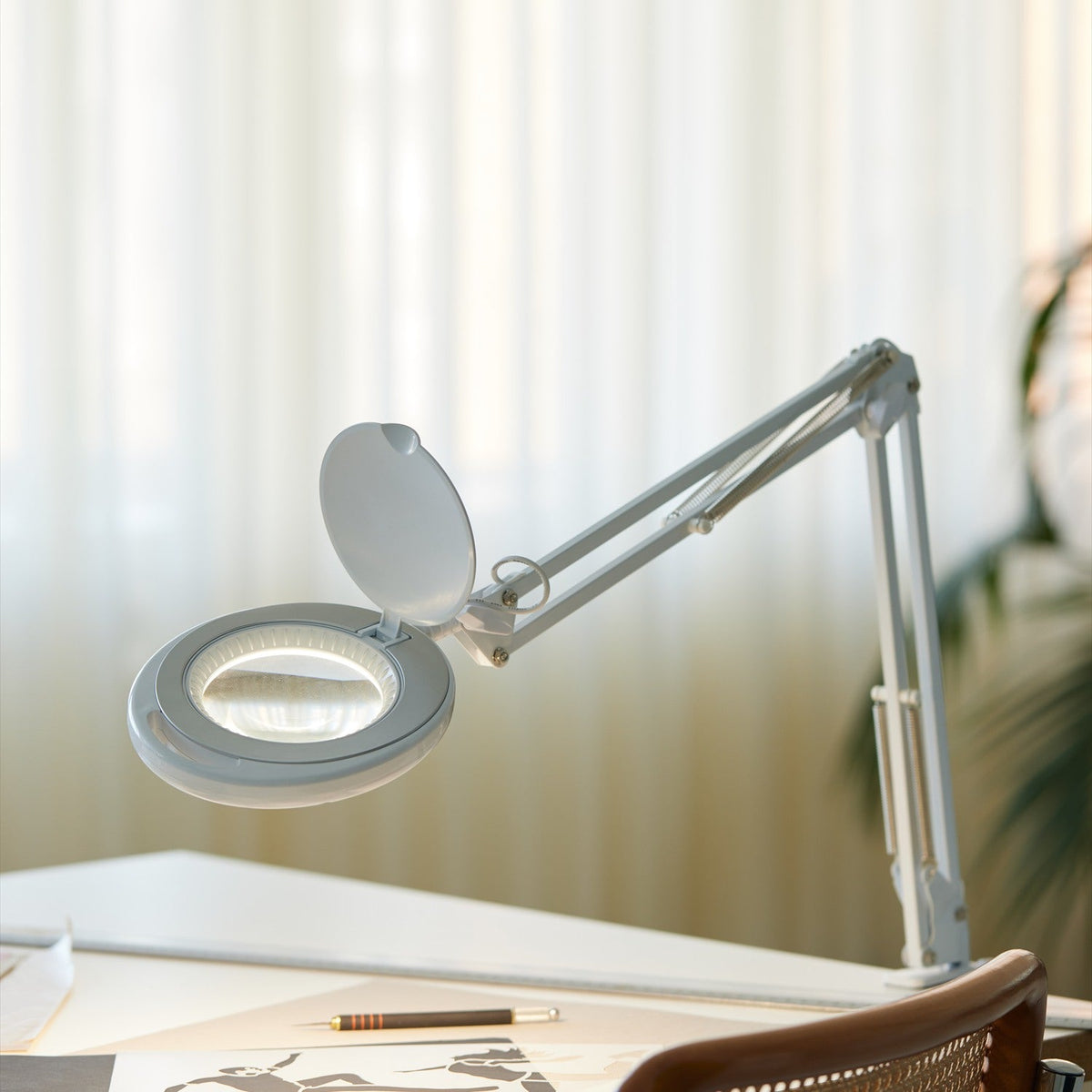 Magni LED Archi Clip Desk Table Lamp - White