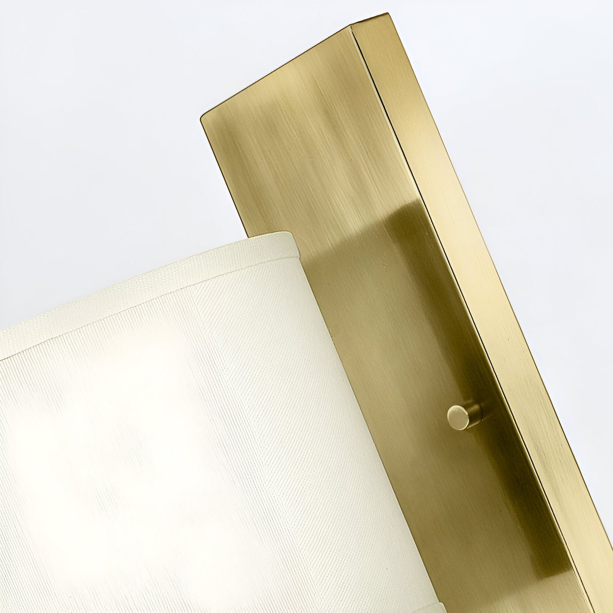 Hampton 1 Light Wall Light - Brass