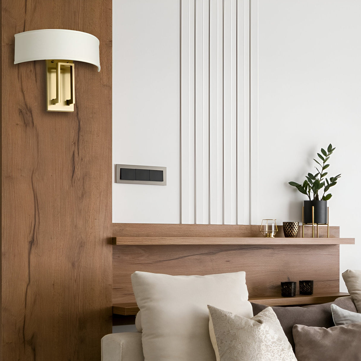 Hampton 2 Light Wall Light - Brass