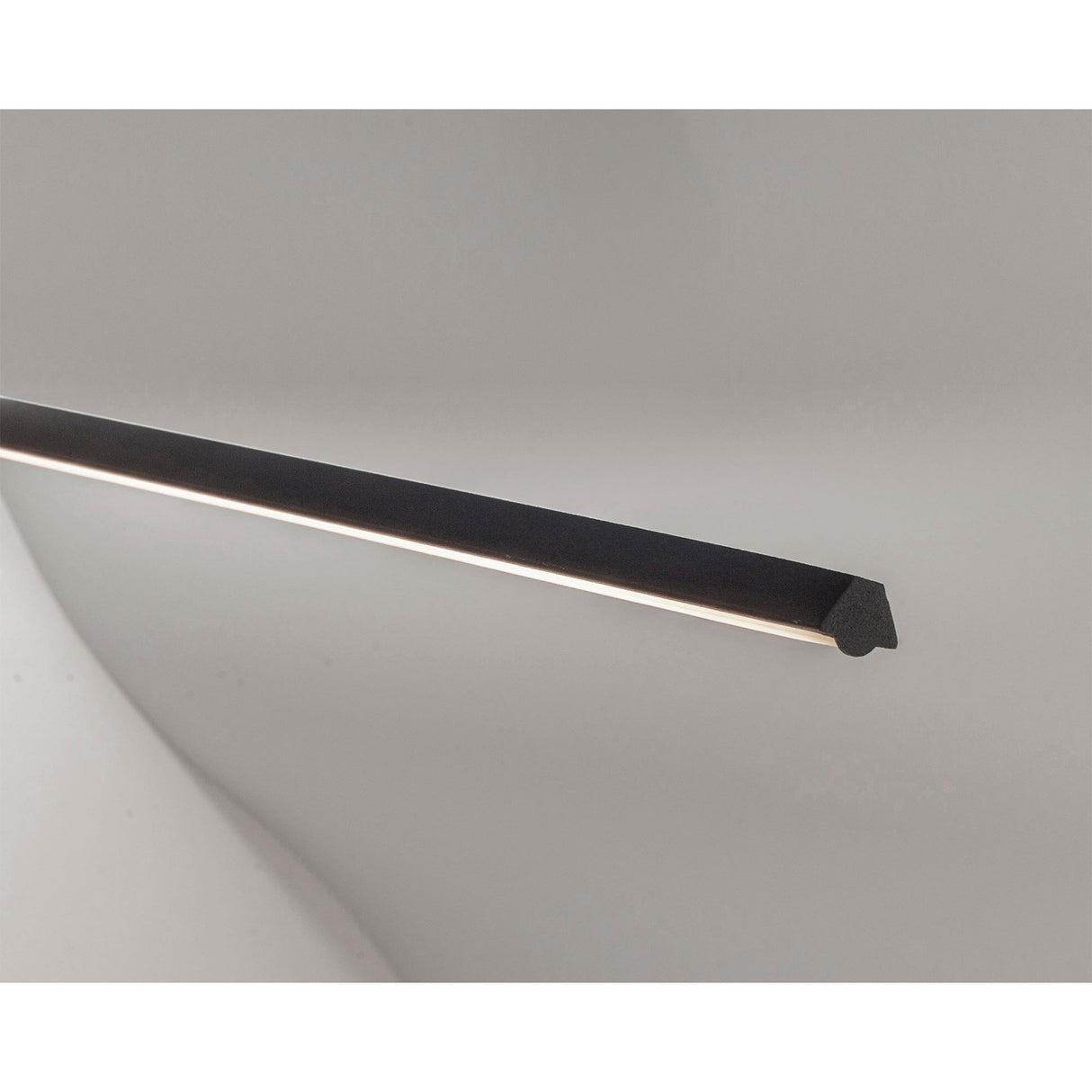 Kitesurf Loop Under LED Linear Suspension Light - Black