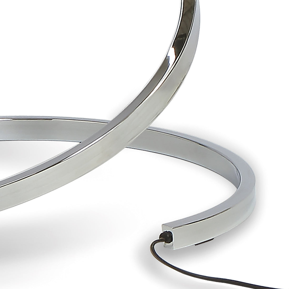 A close-up of the polished chrome ring on the Nur Blanco XL Dimmable LED Floor Lamp, 20W 3000K.