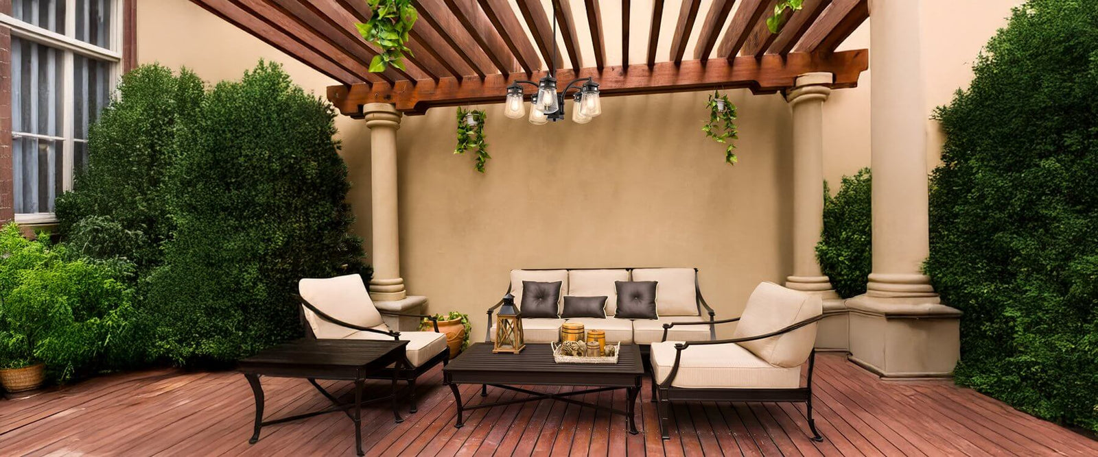 Guide to Outdoor Chandeliers for Patios, Pergolas & Dining Areas