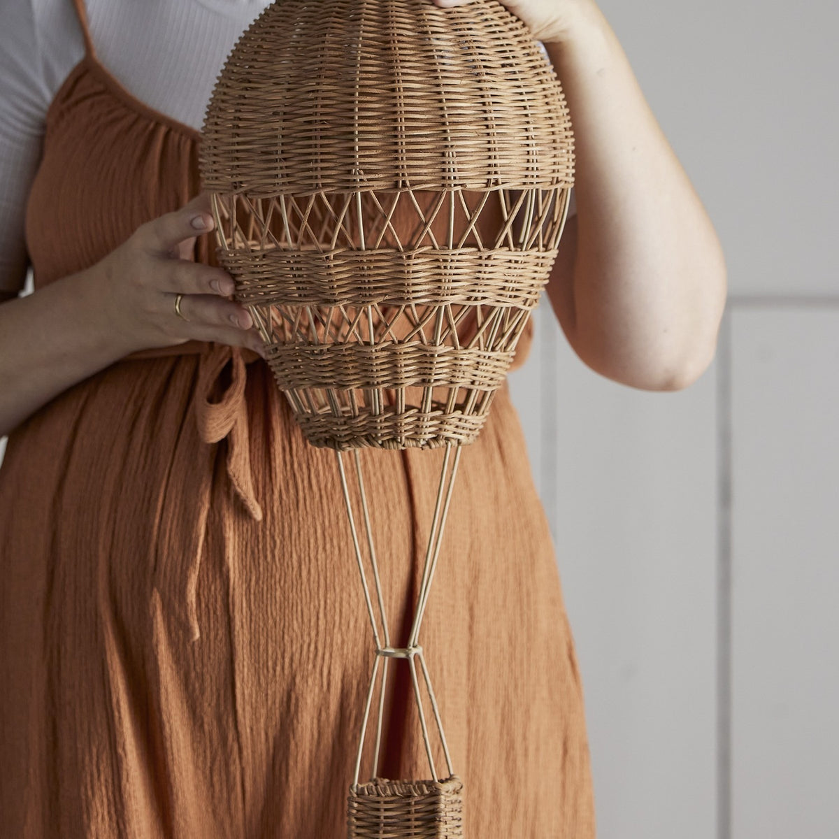 Huggi Rattan Baby Mobile - Brown