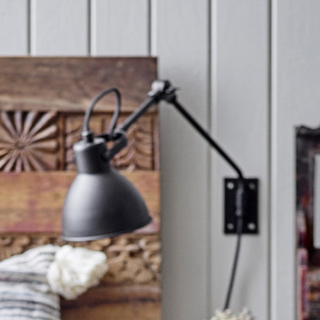 Jili Iron Wall Light - Black