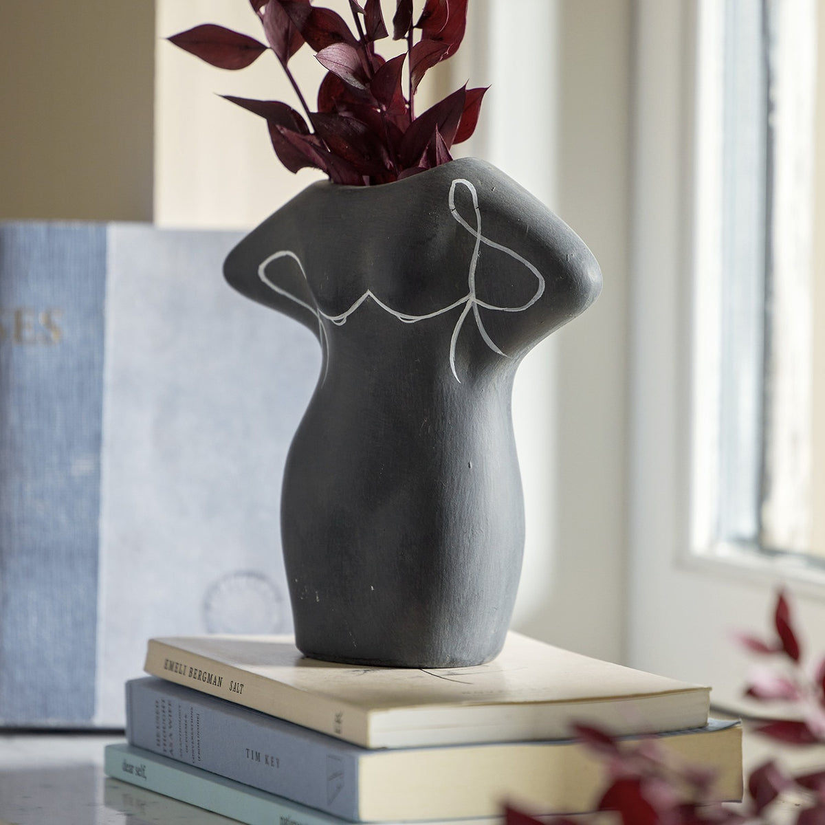 Lulu Terracotta Vase 16cm - Black