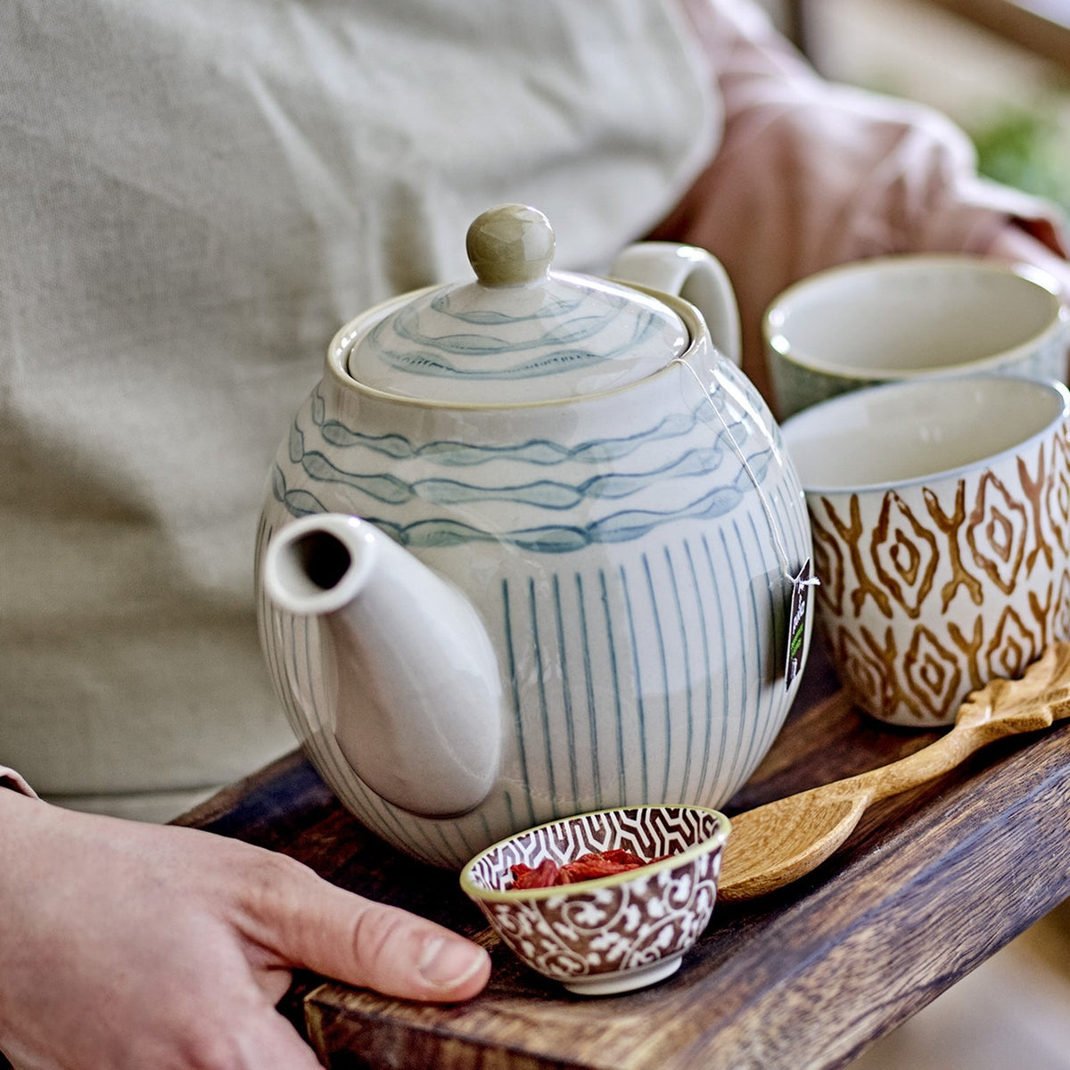 Maple Stoneware Teapot 900ml - Cream