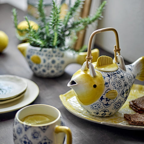 Wrenna Fish Stoneware Teapot with Strainer 800ml - Multi
