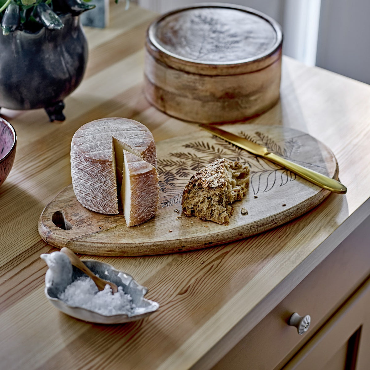Moya Oval Chopping Board - Brown
