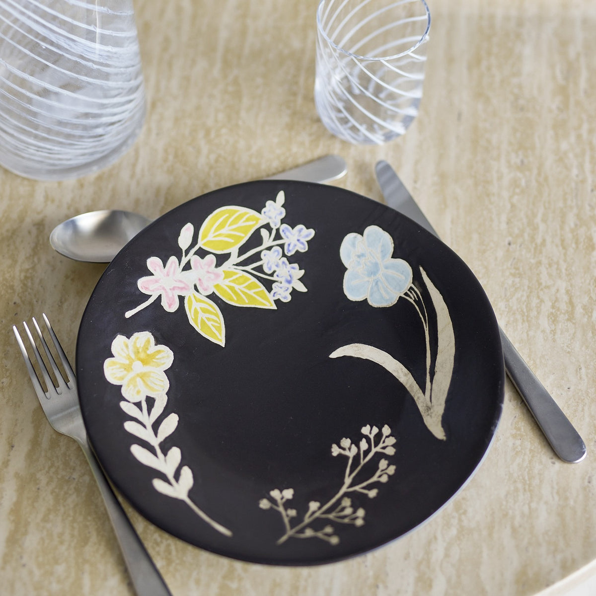 Amberly Floral Stoneware Platter 26x25cm - Black