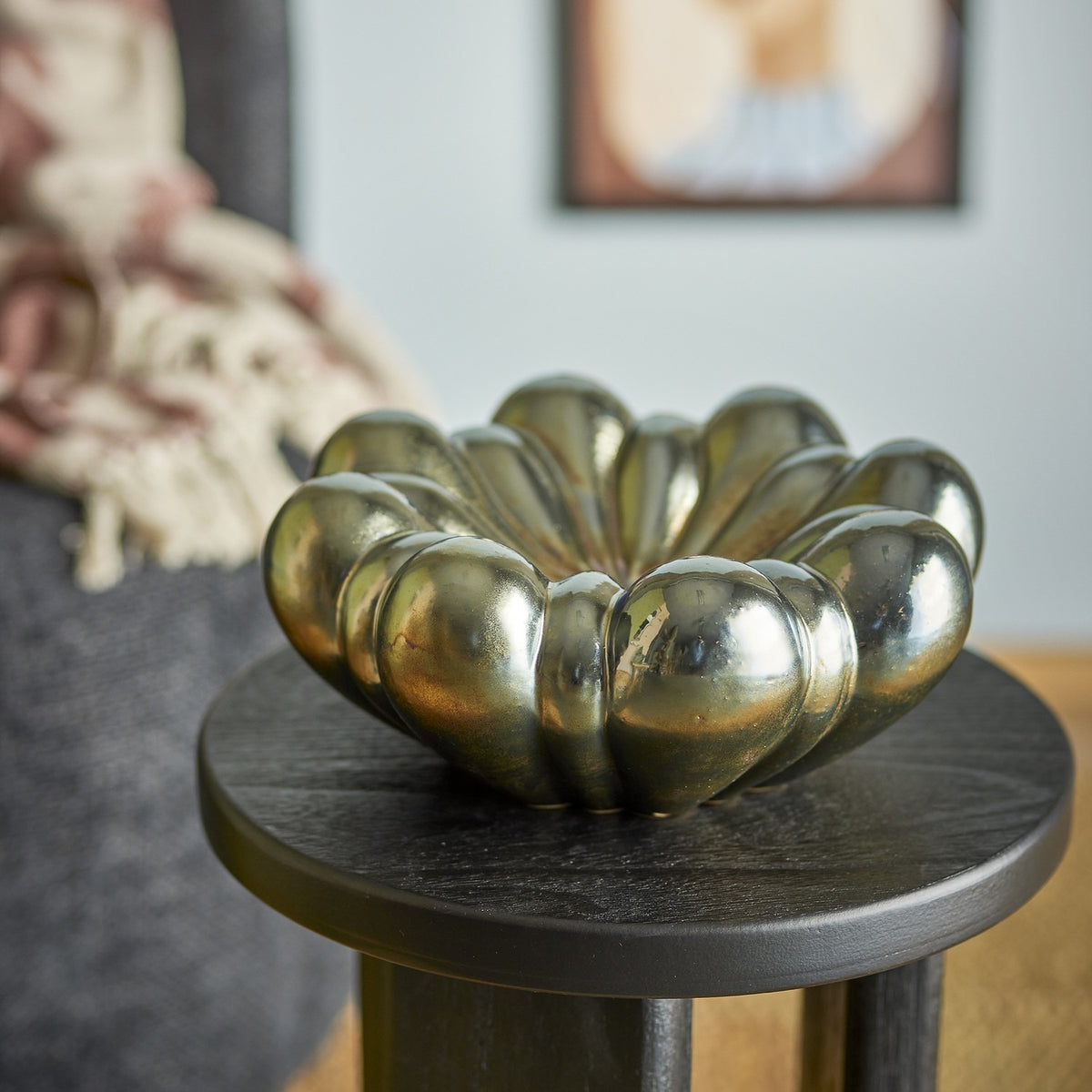 Sheeran Flower Stoneware Bowl 31.5cm - Silver