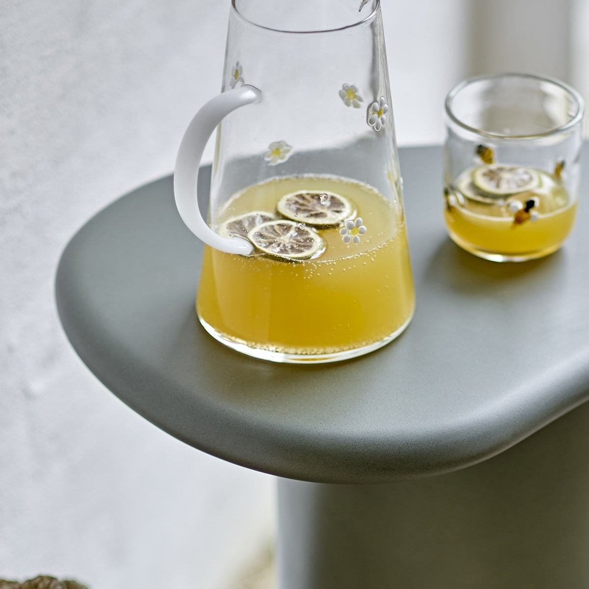 Buzz Floral Glass Jug 825ml - Clear