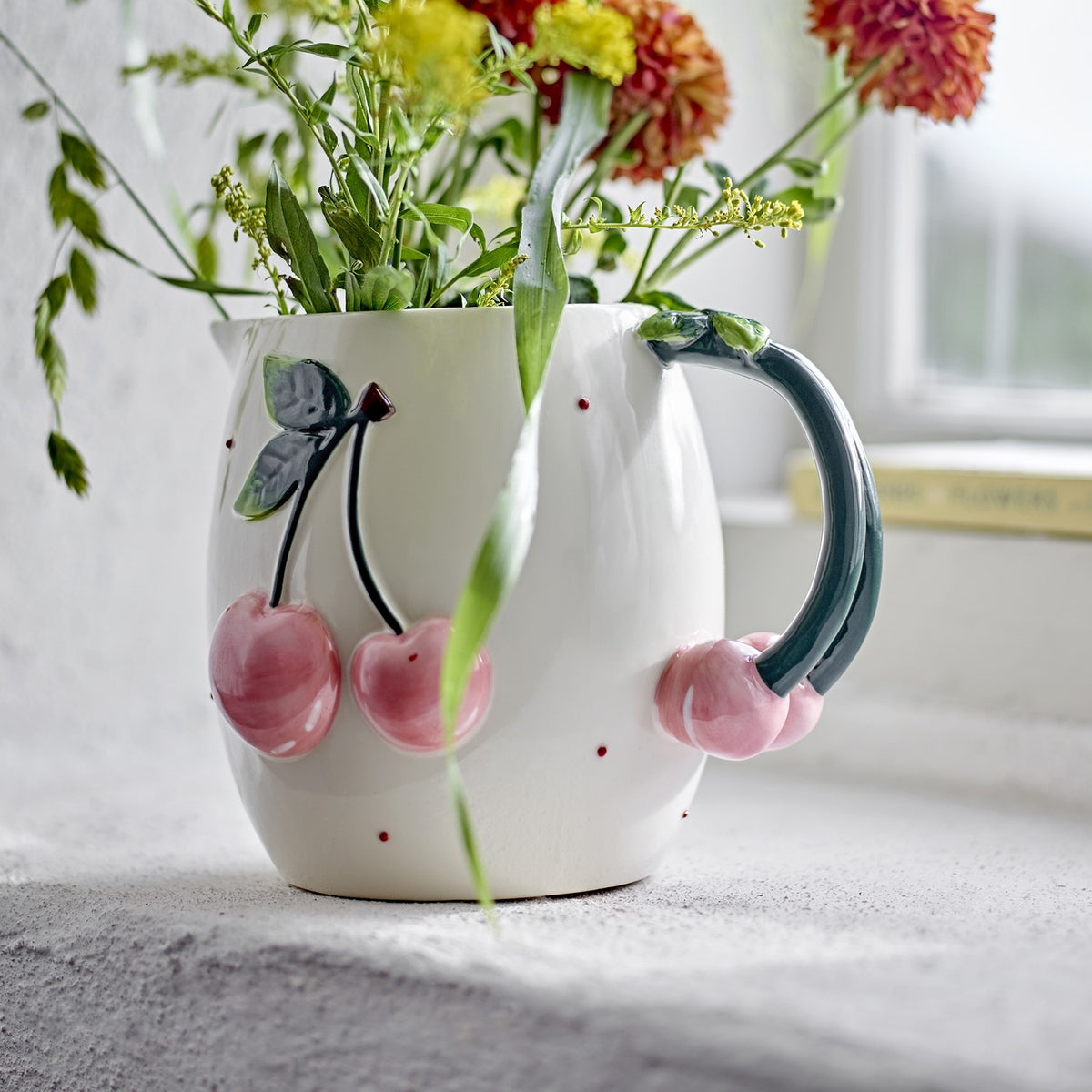 Berrie Stoneware Jug 1790ml - Cream