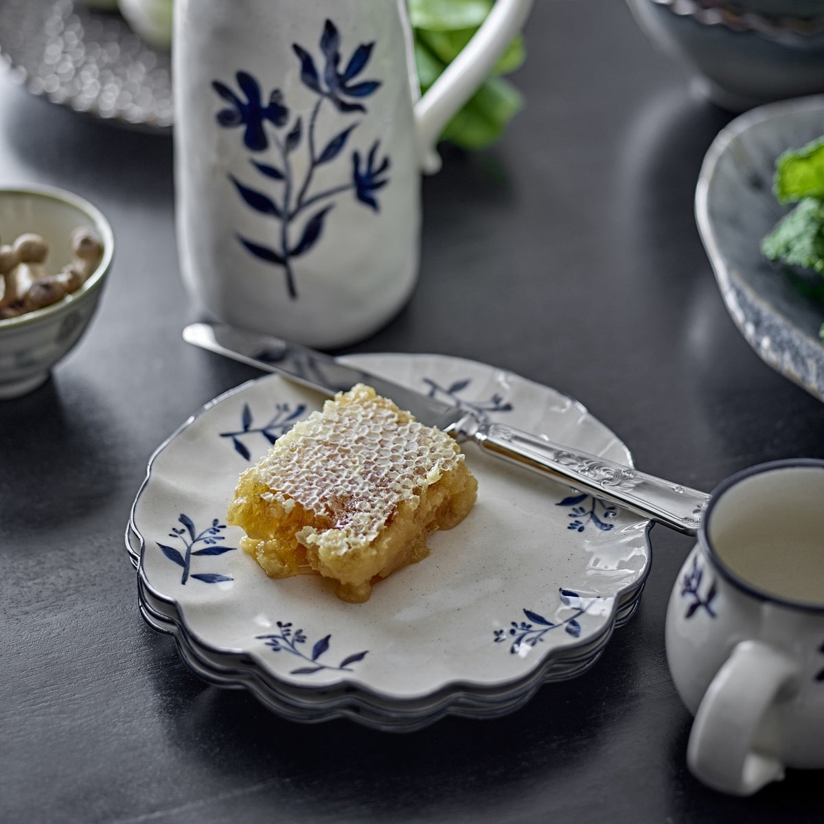 Eimy Floral Stoneware Side Plates Set of 4 - Cream
