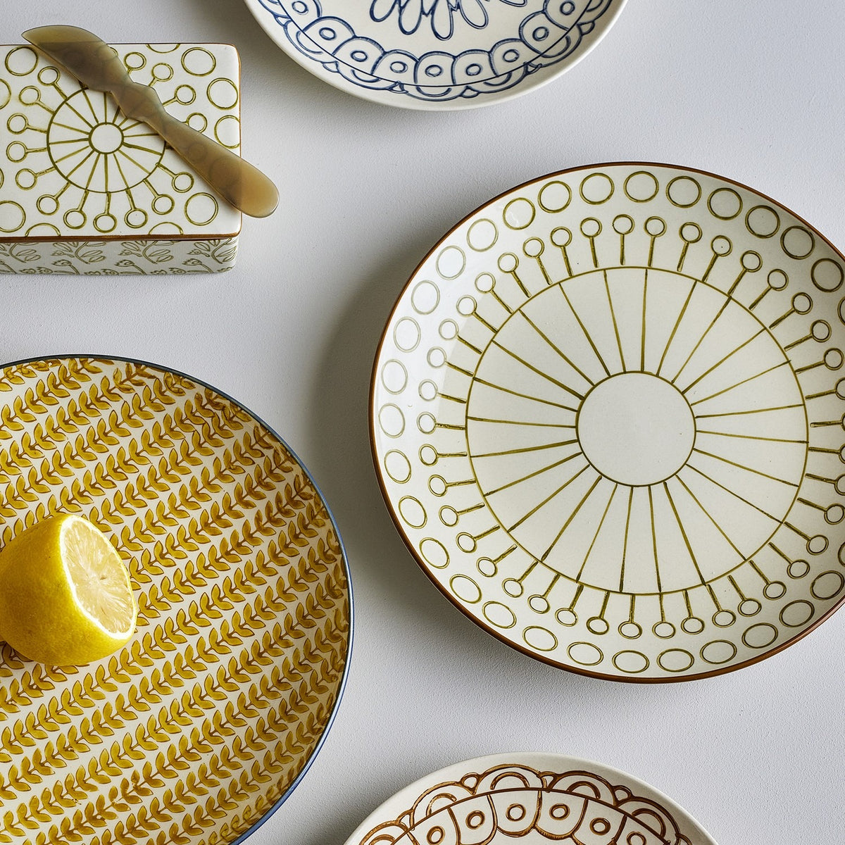 Maple Geometric Stoneware Dinner Plate - Cream