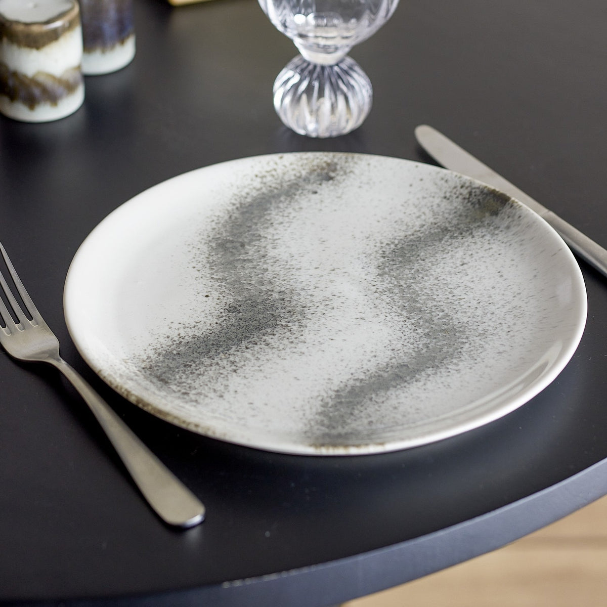 Paula Wavy Stoneware Dinner Plate - White