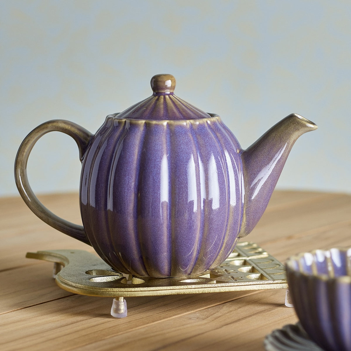 Latina Round Stoneware Teapot 1085ml - Purple